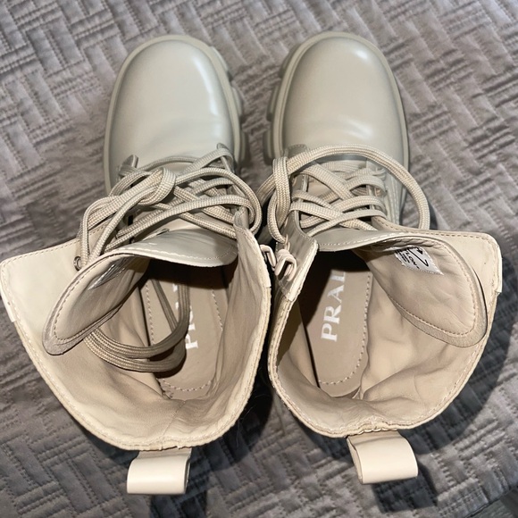 PRADA FOR SALE - Picture 3 of 12